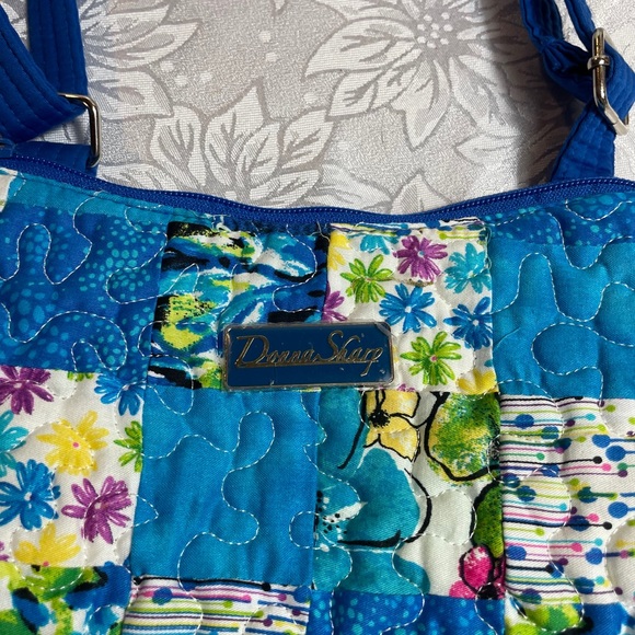 Donna Sharp Quilted Crossbody Handbag - Picture 4 of 8